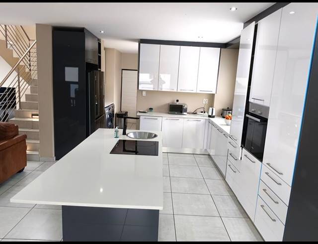 4 BEDROOM HOUSE FOR SALE IN MIDSTREAM RIDGE